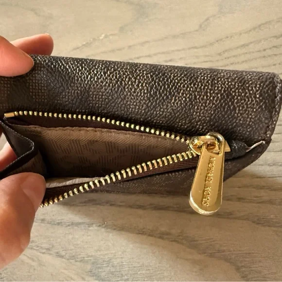Michael Kors Monogram Wallet – Rich Brown & Tan | Elegant & Compact - Picture 4 of 6